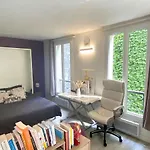 Calm & Modern Studio Near The Arc De Triomphe