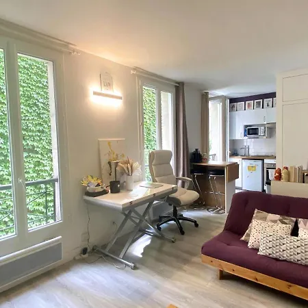 Calm & Modern Near The Arc De Triomphe Apartment